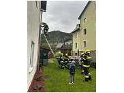 UE170524-3